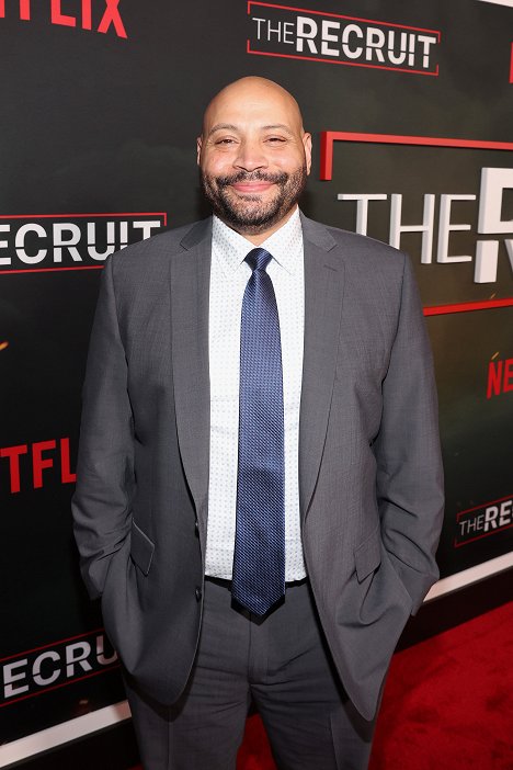 Netflix's The Recruit Los Angeles Premiere at The Grove AMC on December 08, 2022 in Los Angeles, California - Colton Dunn - Rekrut - Z akcí