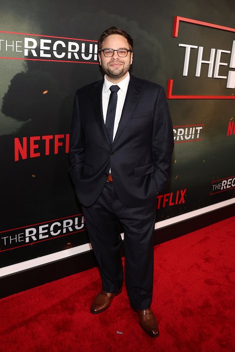 Netflix's The Recruit Los Angeles Premiere at The Grove AMC on December 08, 2022 in Los Angeles, California - Charlie Saxton - O Recruta - De eventos