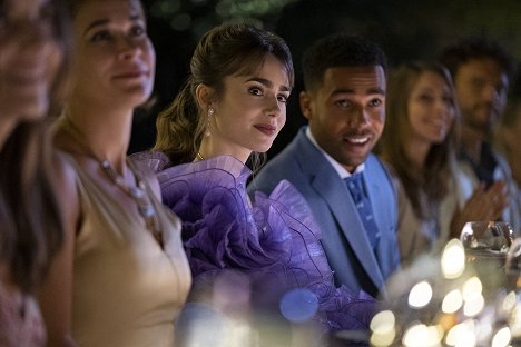 Lily Collins, Lucien Laviscount - Emily en París - Todos en Provenza - De la película