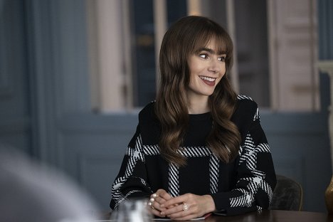 Lily Collins - Emily in Paris - Charade - Photos