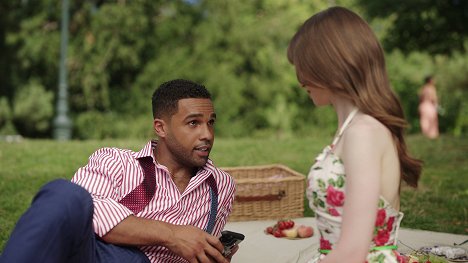 Lucien Laviscount - Emily em Paris - Emily Cooper, direto de Paris - Do filme