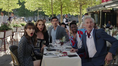 Lily Collins, Philippine Leroy-Beaulieu, Paul Forman, Samuel Arnold, Bruno Gouery - Emily in Paris - Comment se faire larguer en beauté - Film