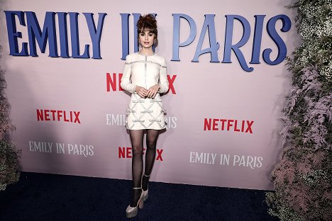 Emily In Paris premiere on December 15, 2022 in New York City - Lily Collins - Emily w Paryżu - Season 3 - Z imprez