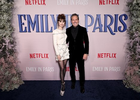 Emily In Paris premiere on December 15, 2022 in New York City - Lily Collins - Emily w Paryżu - Season 3 - Z imprez