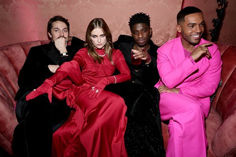 Emily In Paris premiere on December 15, 2022 in New York City - Lucas Bravo, Camille Razat, Samuel Arnold, Lucien Laviscount - Emily in Paris - Season 3 - Z akcií