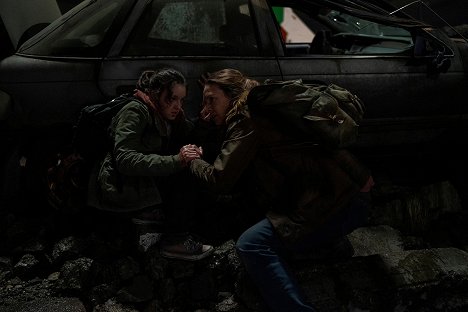 Bella Ramsey, Anna Torv - The Last of Us - Ha utat tévesztesz a sötétben - Filmfotók