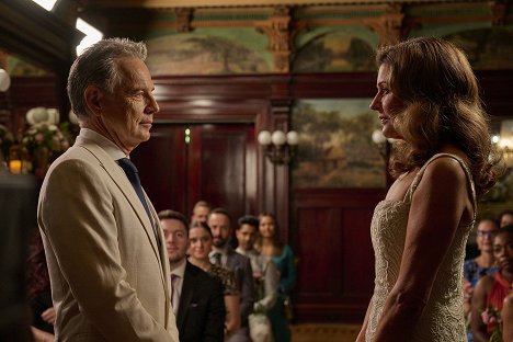Bruce Greenwood, Jane Leeves - The Resident - For Better or Worse - Photos