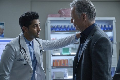 Manish Dayal, Bruce Greenwood - The Resident - All Hands on Deck - Photos