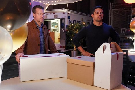 Chris O'Donnell, Wilmer Valderrama - Navy: Investigación Criminal - Too Many Cooks - De la película