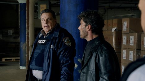 Steve Schirripa, Anthony DeSando - Blue Bloods (Familia de policías) - Reality Check - De la película