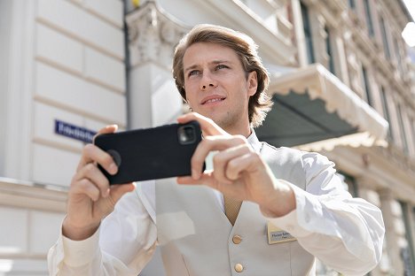 Richard Kreutz - Hotel Mondial - Alle für einen - Photos