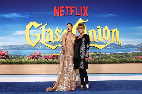 "Glass Onion: A Knives Out Mystery" U.S. premiere at Academy Museum of Motion Pictures on November 14, 2022 in Los Angeles, California - Kate Hudson, Goldie Hawn - Na nože: Glass Onion - Z akcí