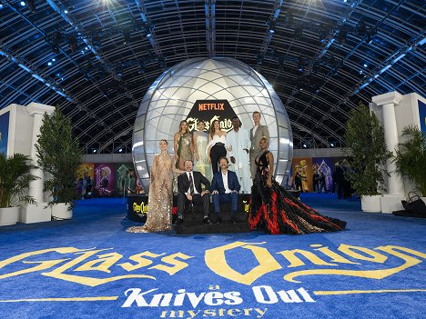 "Glass Onion: A Knives Out Mystery" U.S. premiere at Academy Museum of Motion Pictures on November 14, 2022 in Los Angeles, California - Kate Hudson, Madelyn Cline, Rian Johnson, Jessica Henwick, Kathryn Hahn, Ram Bergman, Leslie Odom Jr., Edward Norton, Janelle Monáe - Puñales por la espalda: El misterio de Glass Onion - Eventos