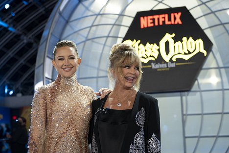 "Glass Onion: A Knives Out Mystery" U.S. premiere at Academy Museum of Motion Pictures on November 14, 2022 in Los Angeles, California - Kate Hudson, Goldie Hawn - Puñales por la espalda: El misterio de Glass Onion - Eventos