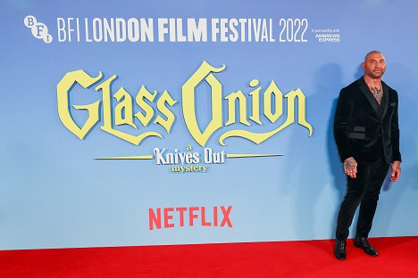 BFI London Film Festival closing night gala for "Glass Onion: A Knives Out Mystery" at The Royal Festival Hall on October 16, 2022 in London, England - Dave Bautista - Na nože: Glass Onion - Z akcií