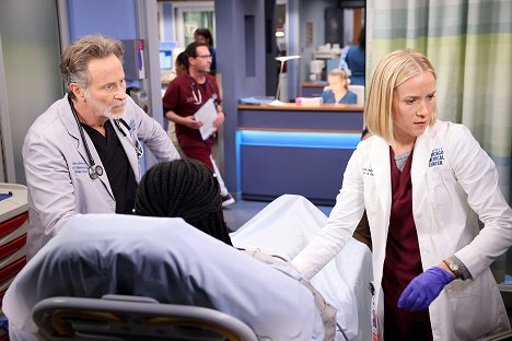 Steven Weber, Jessy Schram - Chicago Med - Mama Said There Would Be Days Like This - Photos