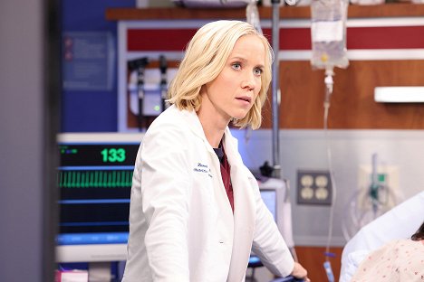 Jessy Schram - Chicago Med - The Apple Doesn't Fall Far from the Teacher - Z filmu