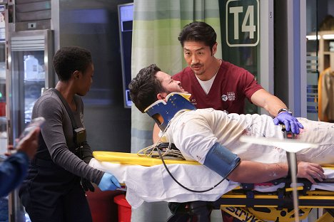 Brian Tee - Chicago Med - The Apple Doesn't Fall Far from the Teacher - Film