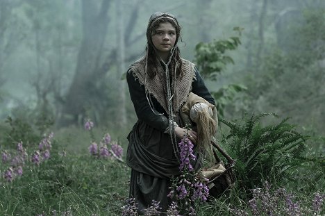 Emma Rose Smith - Mayfair Witches - Der dunkle Ort - Filmfotos