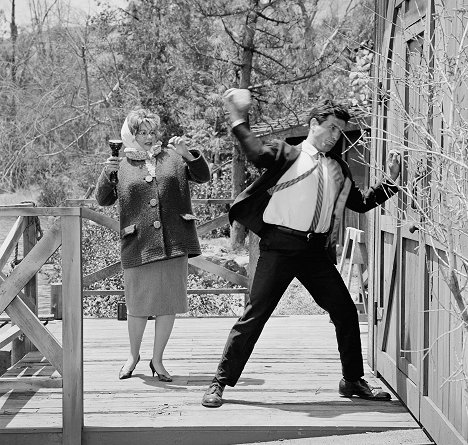 Ann Sothern, John Cassavetes - Alfred Hitchcock zeigt - Water's Edge - Filmfotos