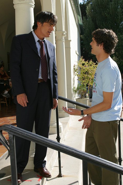 Peter Gallagher, Adam Brody - The O.C. - The Rescue - Photos