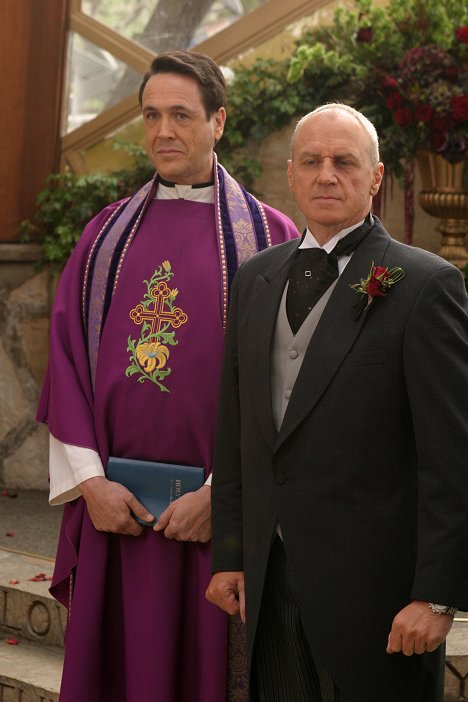 Alan Dale - The O.C. - The Ties That Bind - Photos