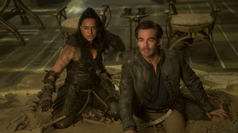 Michelle Rodriguez, Chris Pine - Dungeons & Dragons: Honour Among Thieves - Photos