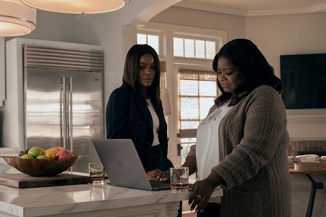 Gabrielle Union, Octavia Spencer - Truth Be Told - Never Take Your Eyes Off Her - De la película