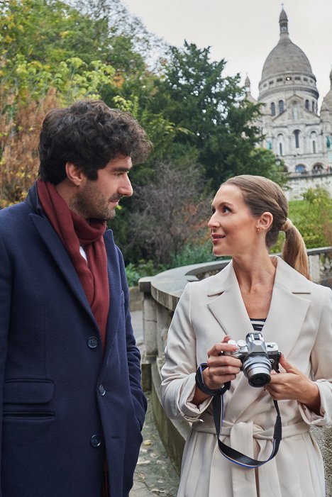 Nicholas Bishop, Alexa PenaVega - A Paris Proposal - Filmfotos