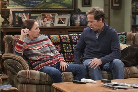 Laurie Metcalf, Nat Faxon - The Conners - Adding Insult to Injury - Photos