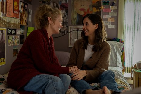 Julie Hagerty, Alison Brie - Somebody I Used to Know - De filmes