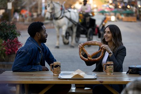 Jay Ellis, Alison Brie - Somebody I Used to Know - Photos