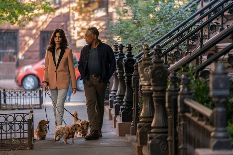 Paz Vega, Giancarlo Esposito - Kaleidoscope - Gelb - Filmfotos