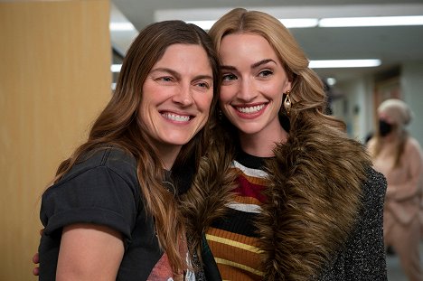 Audrey Cummings, Brianne Howey - Ginny & Georgia - What Are You Playing at, Little Girl? - Photos