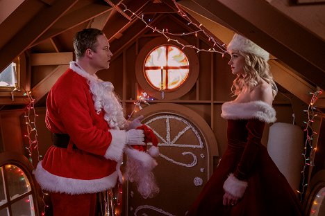 Scott Porter, Brianne Howey - Ginny & Georgia - A Very Merry Ginny & Georgia Christmas Special - Van film