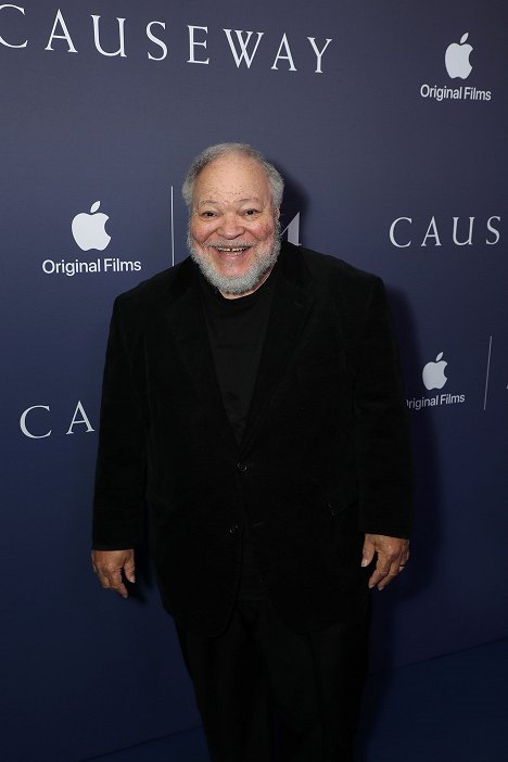 Apple Original Films and A24 special screening of “Causeway” at The Metrograph Theatre" on February11, 2022 - Stephen McKinley Henderson - Most - Z akcií