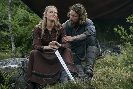 Frida Gustavsson, Leo Suter - Vikings: Valhalla - Das Symbol des Schicksals - Filmfotos
