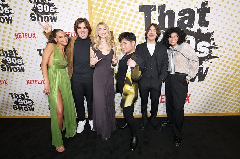 That 90's Show S1 premiere at Netflix Tudum Theater on January 12, 2023 in Los Angeles, California - Ashley Aufderheide, Maxwell Acee Donovan, Callie Haverda, Reyn Doi, Mace Coronel, Sam Morelos - Zlatá devadesátá - Série 1 - Z akcí