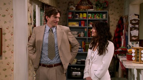 Ashton Kutcher, Mila Kunis - Aquellos maravillosos 90 - El primer episodio de los 90 - De la película