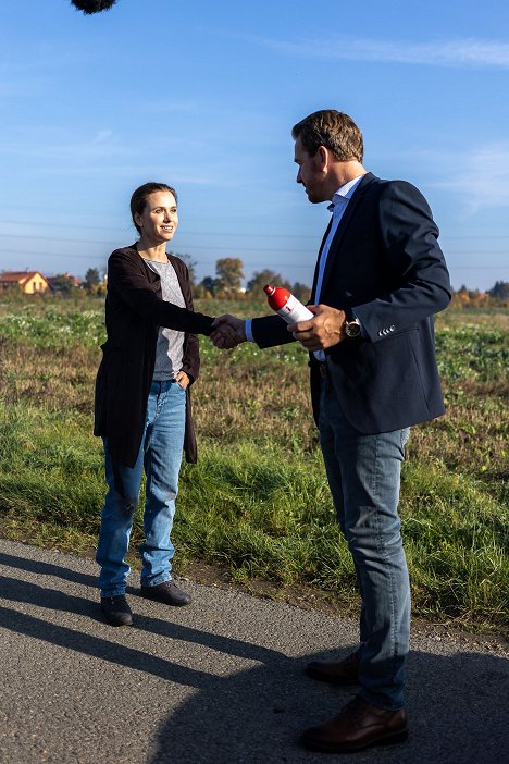 Zuzana Vejvodová, Stanislav Majer - Jedna rodina - Lajkujte! - Z filmu