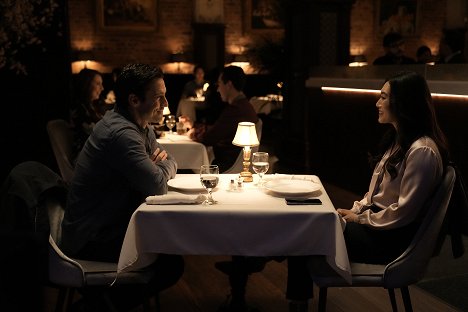 Milo Ventimiglia, Catherine Haena Kim - The Company You Keep - A Sparkling Reputation - De la película