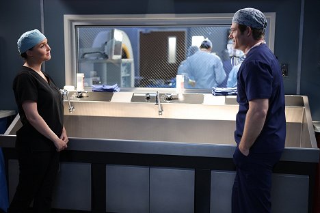 Camilla Luddington, Chris Carmack - Grey's Anatomy - All Star - Van film