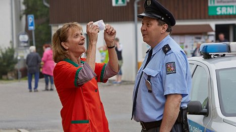 Taťjana Medvecká, Zdeněk Palusga - Policie Modrava - Pohřešovaná - Kuvat elokuvasta