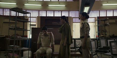 Naveen Chandra, Aishwarya Lekshmi - Ammu - Van film