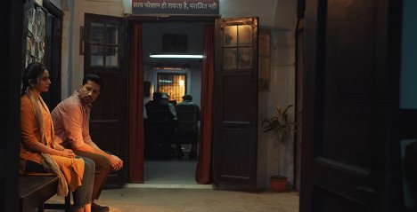 Rakul Preet Singh, Sumeet Vyas - Chhatriwali - Z filmu