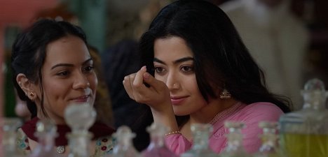Kashish Kanwar, Rashmika Mandanna - Operace Majnu - Z filmu