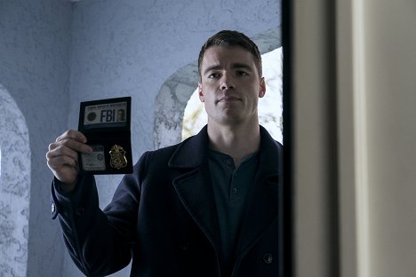 Gabriel Basso - Noční agent - Loutka - Z filmu