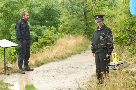 Stanislav Majer, Tereza Švejdová - Zákony vlka - Příliš křehká pravda - Z filmu