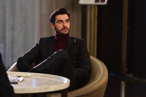 Aras Aydın - Aldatmak - Episode 18 - De la película