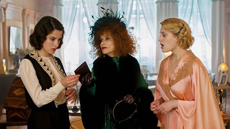 Rebecca Marder, Isabelle Huppert, Nadia Tereszkiewicz - The Crime Is Mine - Photos